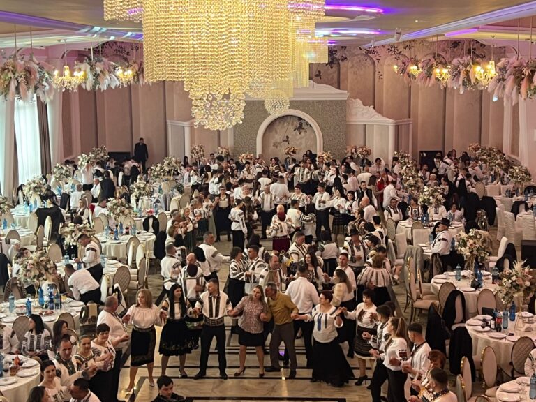 Sărbătoare a portului popular și a unității la Șcheia. Peste 600 de localnici au celebrat Paștele la Balul Gospodarilor: „Șcheia are oameni minunați, oameni foarte frumoși și gospodari”