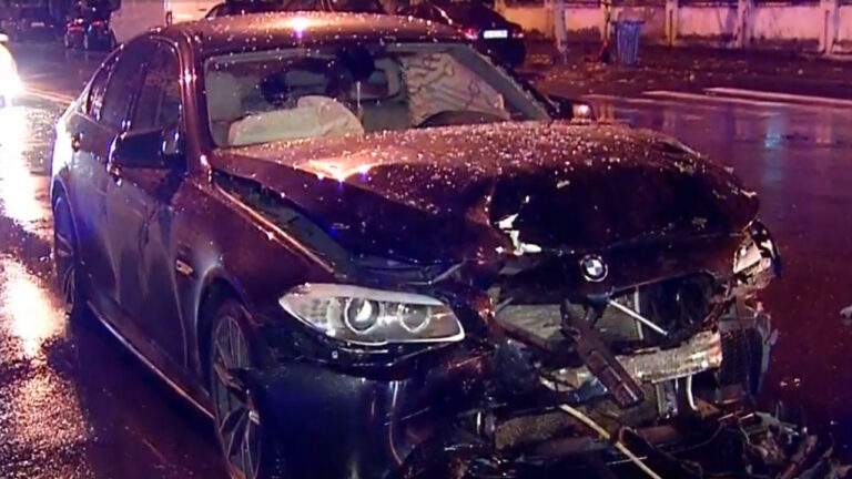 Un tânăr din Vicovu de Sus a fost rănit după ce a ajuns cu BMW-ul în șanț, pe centura municipiului Rădăuți