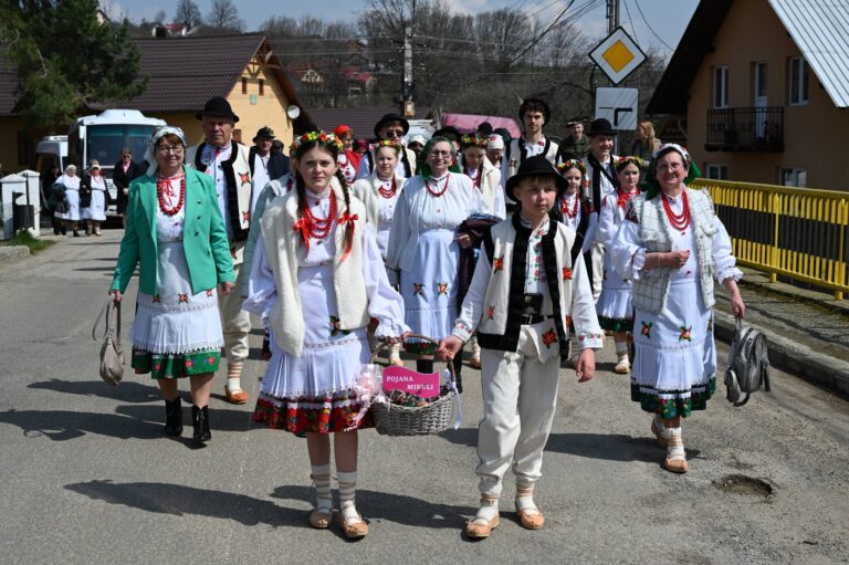 Sărbătoarea unității și a tradițiilor străvechi la Solonețu Nou. Comunitatea poloneză din Bucovina s-a reunit pentru ritualul „Împărțirii cu oul sfințit”