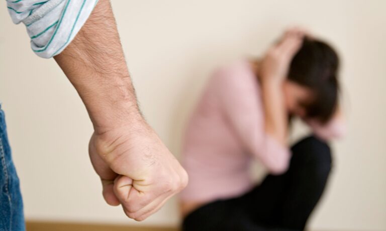 Un câmpulungean s-a ales cu un ordin de protecție provizoriu pentru că și-a bătut concubina la o bucată de noapte