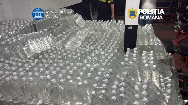 Opt tone de alcool de contrabandă și două vehicule confiscate de polițiști din Rădăuți într-un dosar cu un prejudiciu de aproape un milion de lei
