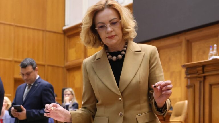 Deputatul Mirela Adomnicăi îi solicită demisia premierului Ilie Bolojan după succesul moțiunii de cenzură