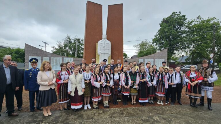 Tradiție, patriotism și emoție. Comuna Boroaia a îmbrăcat haine de sărbătoare de Înălțare și Ziua Eroilor: „Mă bucur că și în acest an am reușit să ne revedem în acest spațiu al recunoștinței noastre față de cei care au adus independența țării”