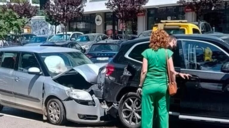 Tamponare chiar sub ochii polițiștilor. Un șofer băut turtă a lovit un BMW exact în fața sediului Poliției Municipiului Suceava