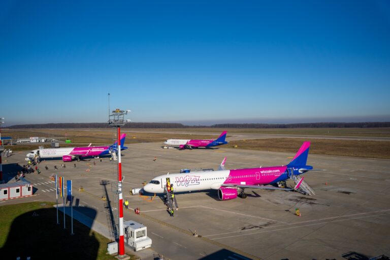 Suceava se conectează direct cu Berlin, Praga și Torino. Wizz Air lansează trei curse internaționale noi de pe Aeroportul „Ștefan cel Mare”