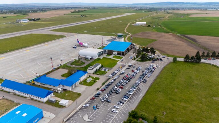 Peste 300.000 de pasageri pe Aeroportul Suceava în primele patru luni ale anului 2026