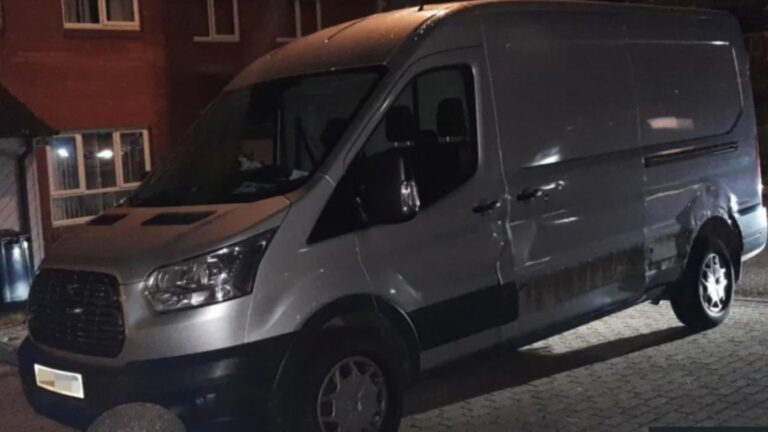 Un zilier fără permis a fost reținut de polițiști după ce a furat o bicicletă și o dubă, la Poiana Stampei