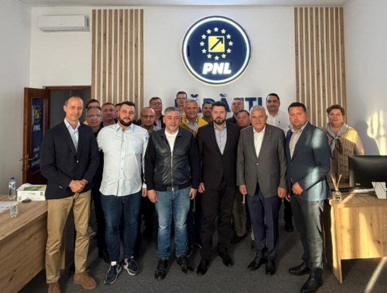 Primarul Bogdan Loghin de la Rădăuți a fost reprimit în PNL Suceava