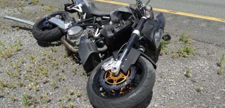 Un tânăr de 19 ani s-a răsturnat cu motocicleta pe centura ocolitoare a municipiului Suceava