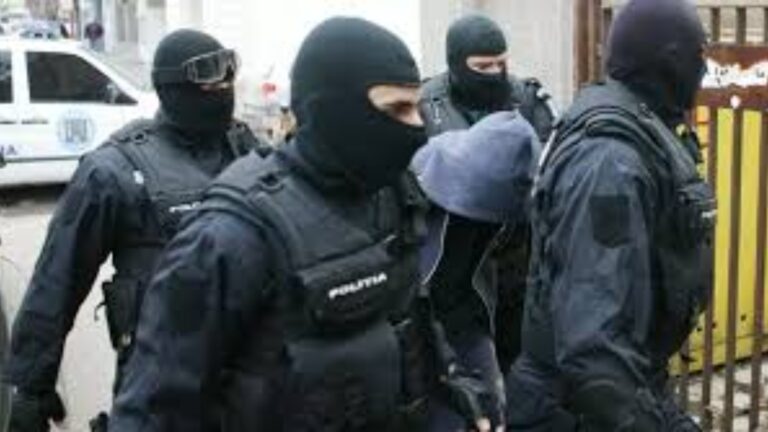 Trafic de minori și turism sexual cu parfum de „Loverboy”. Doi frați din Vrancea au exploatat două copile în apartamente din Suceava și din Scoția, dar după 24 de ore de „răcoare” au fost lăsați în libertate