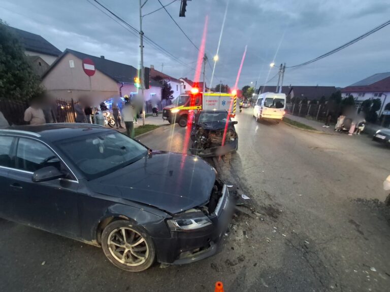 Accident produs într-o intersecție din Ițcani de un șofer care a trecut pe culoarea roșie a semaforuluii