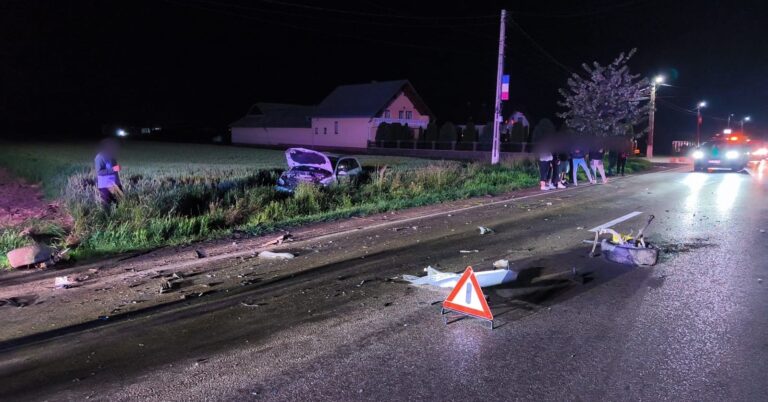 Un șofer beat criță care a provocat un accident cu trei răniți la Bădeuți a fost reținut de polițiști