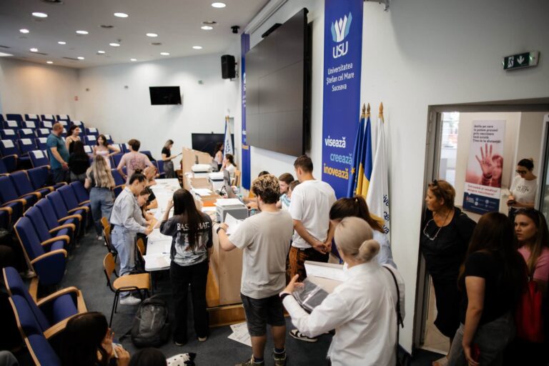 USV organizează a doua rundă de înscrieri. Sunt disponibile circa 1.000 de locuri la licență și masterat, existând și multe locuri fără taxă