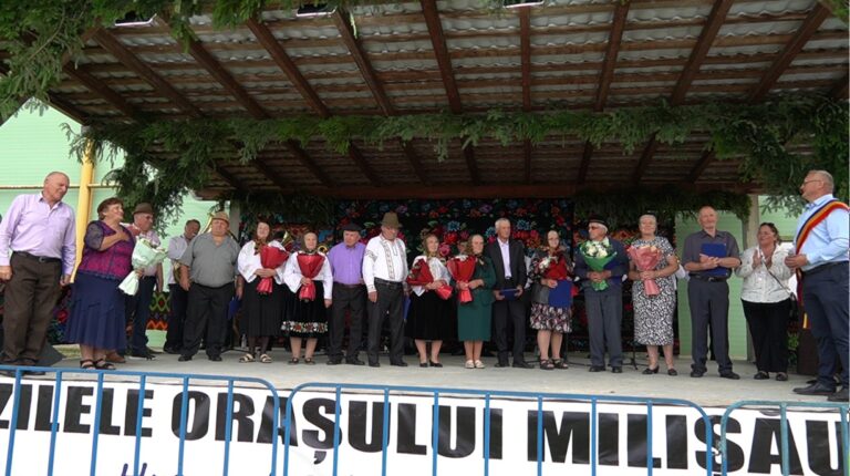 Ziua Orașului Milișăuți, celebrată prin folclor și premierea cuplurilor de aur. Primarul Vasile Cărare a premiat perechile care au împlinit jumătate de secol de căsnicie