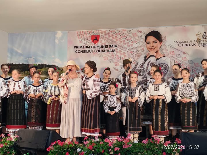 Primăria și Consiliul Local Baia susțin tinerii talentați ai comunei. Lansare de album emoționantă pentru tinere interpretă Delia Maria Cazamir