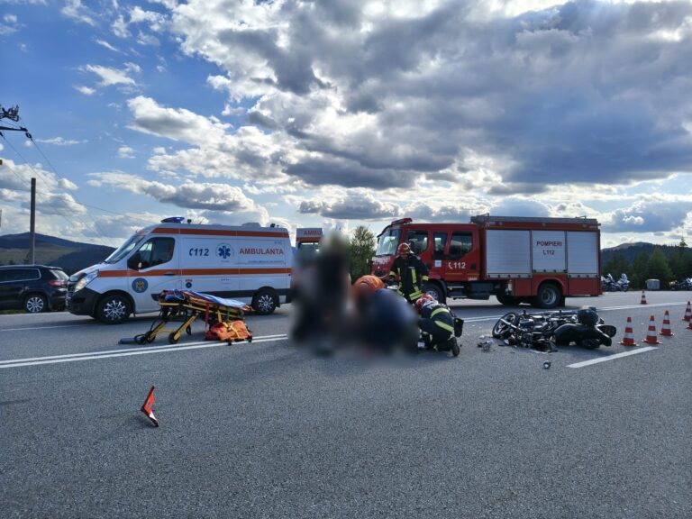 Accident mortal produs în Pasul Mestecăniș. Un motociclist din Maramureș a murit în ambulanță după ce un șofer de 18 ani i-a tăiat calea