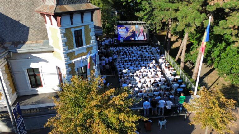 Peste 300 de tineri liberali s-au adunat la sediul PNL Suceava pentru o lecție de implicare politică și administrativă de la liderii partidului: „PNL Suceava are nevoie de energia, ideile și perspectiva noii generații”