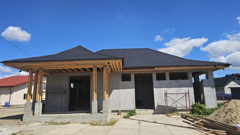 Muzeu al satului și Casă a Căsătoriilor pe amplasamentul fostei primării din Iaslovăț. Proiect de 200.000 de euro realizat din fonduri proprii de administrația condusă de Ion Cotoară: „Ne dorim ca acest loc să devină o vatră a memoriei noastre colective”