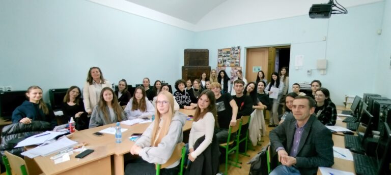 Interes în creștere pentru limba română la Cernăuți. 140 de cursanți la Lectoratul USV