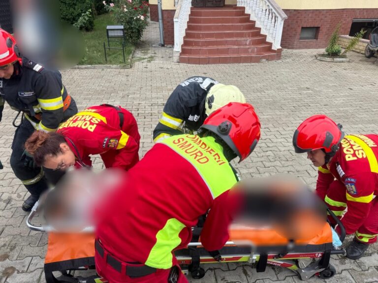 O femeie din Zvoriștea a fost salvată de pompieri dintr-o fântână după ce a lăsat un bilet de adio