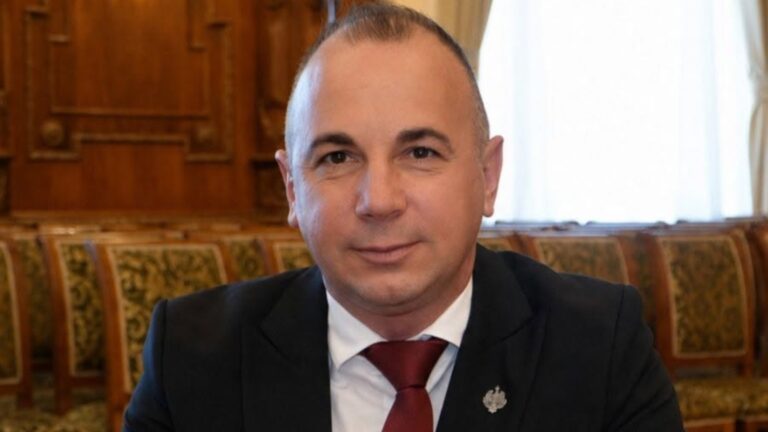 Deputatul Valentin Răducea: „Același guvern, cu o etichetă nouă. Dacă o echipă eșuează și o aduci înapoi, rezultatul nu se schimbă”