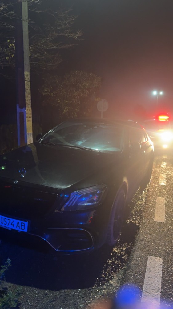 Urmărire în Rădăuți cu un șofer beat la volanul unui Mercedes cu numere de Ucraina. Tânărul de 27 de ani a fugit pe jos la Milișăuți și a fost imobilizat cu spray lacrimogen