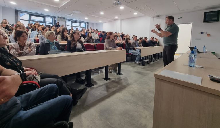Proiectul DIZAB-USV. Peste 185 de participanți la activitățile dedicate incluziunii educaționale