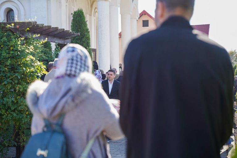 O sărbătoare plină de emoție s-a desfășurat la Rădăuți cu prilejul hramului Bisericii Așezământului „Sfântul Ierarh Leontie”, unde Gheorghe Șoldan, președintele CJ Suceava, a fost alături de copii și credincioși